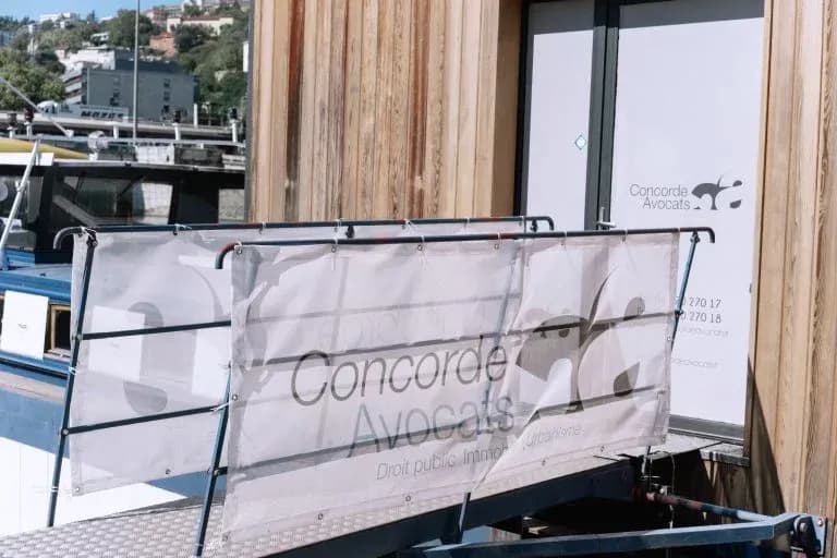 Cabinet Concorde Avocats - Entrée de la péniche